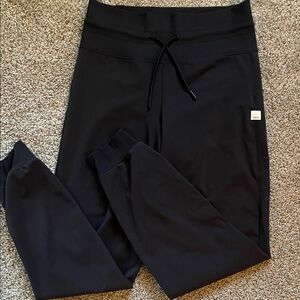 Great Condition Vuori Daily Leggings size small